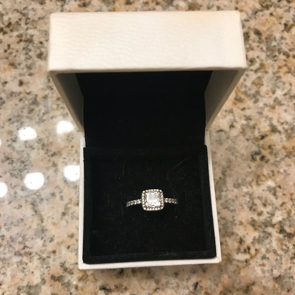 Pandora Ring